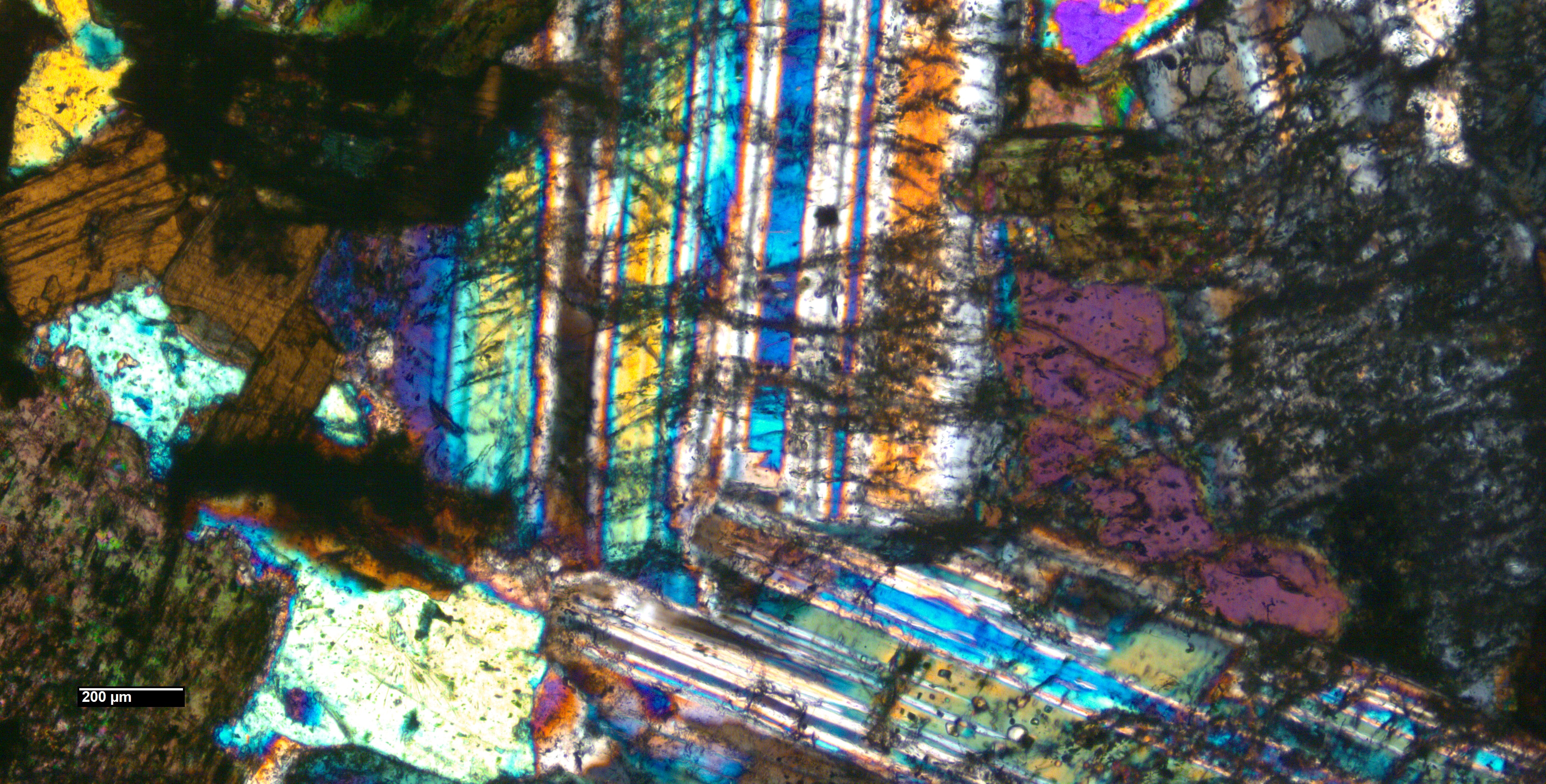Microfotografía de roca intrusiva